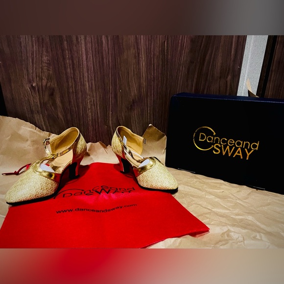 DONATED! Gold Felt Bottom Dance Shoes - Picture 6 of 6